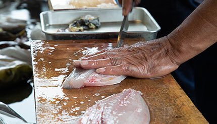 料理素人が「刺身包丁」デビュー! 漁師さんに魚の捌き方を習ってみた